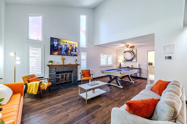 Family 4br Pool Home W/arcade Games Near Yaamava' - San Bernardino, CA