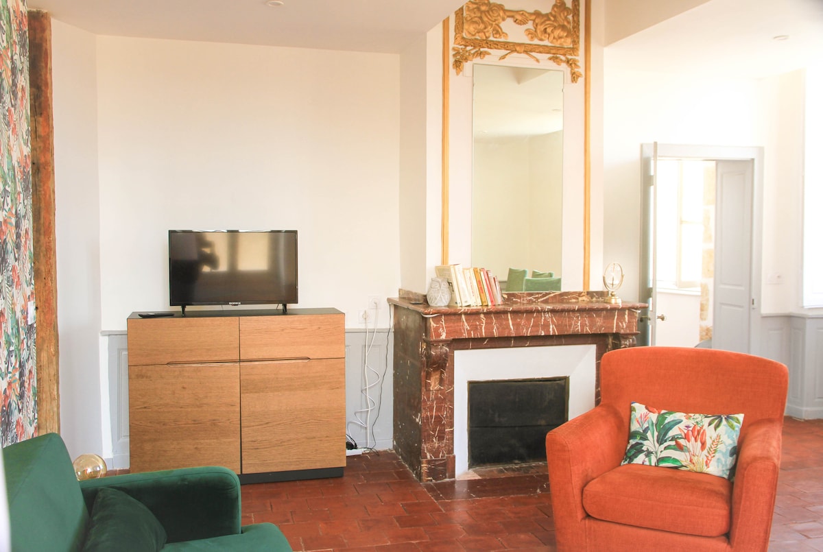 Successful Airbnb property: Villaret - 2 bedrooms in the city center - Free parking in Auch