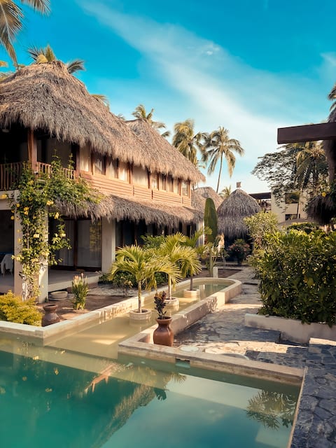 Villa de Mar, swimming pool, Starlink, AC, La Saladita