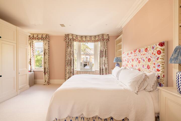 Battersea Park 3 Bedroom Residence gallery image 4