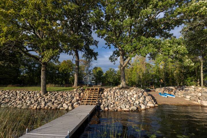 NEW 6 Bed Cabin | Sauna, Hot Tub, 40 Acres & Beach gallery image 5