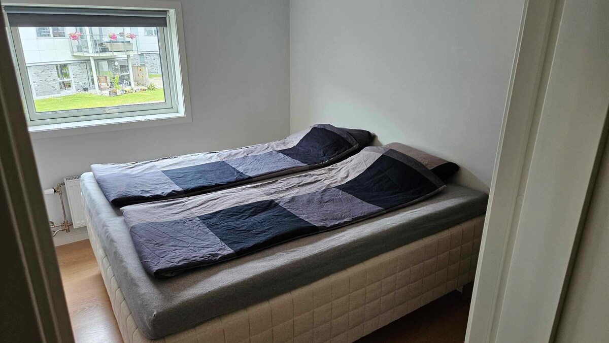 غرفة النوم ، السرير 180 سم