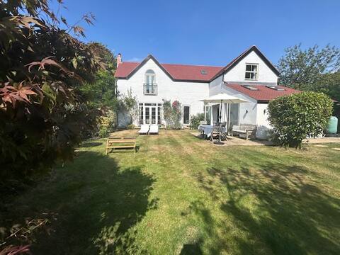 Gorgeous family home in Claygate Village
