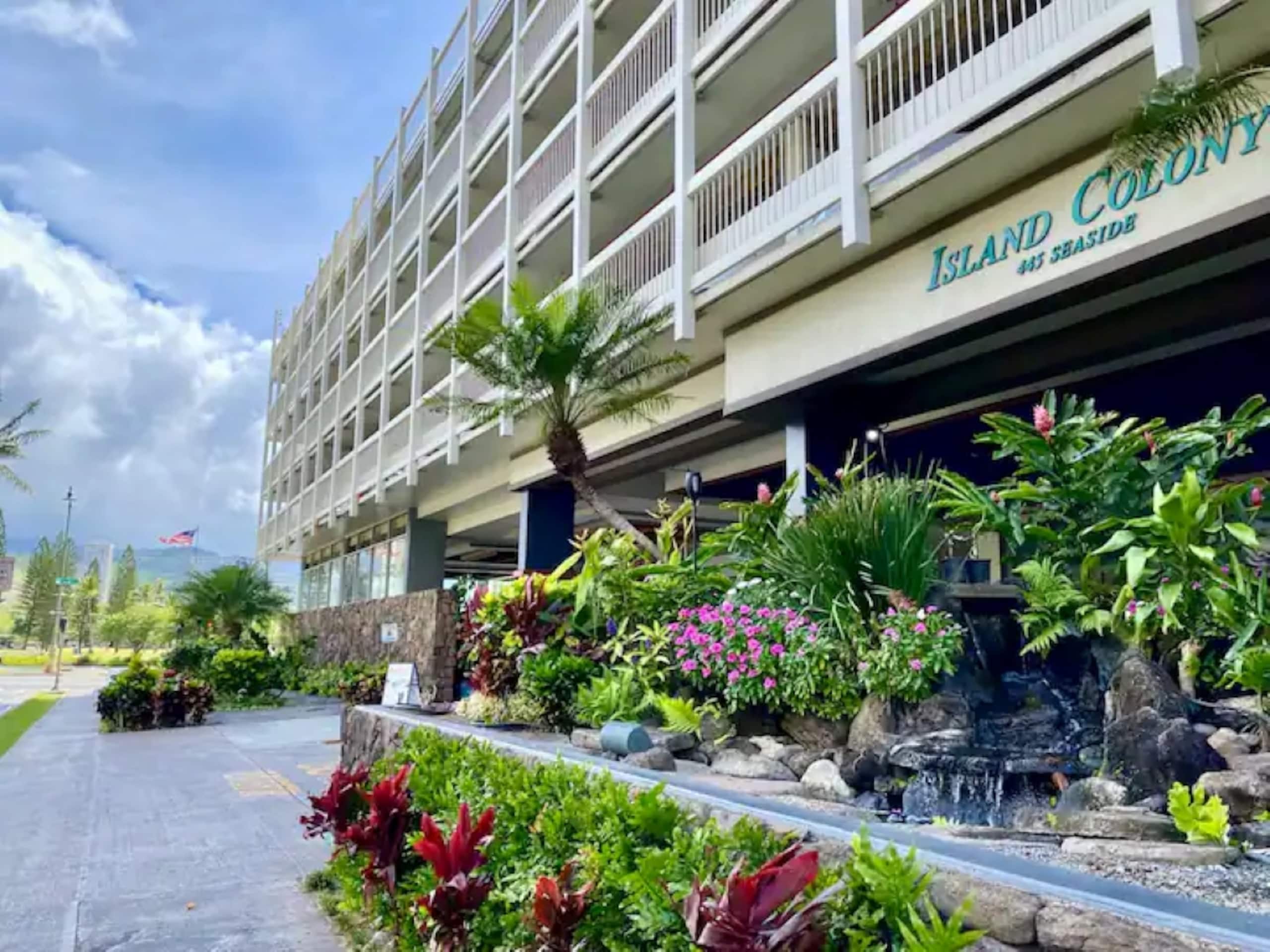 Condo in Honolulu · ★4.84 · 1 bedroom · 5 beds · 1 private bath - Image 52