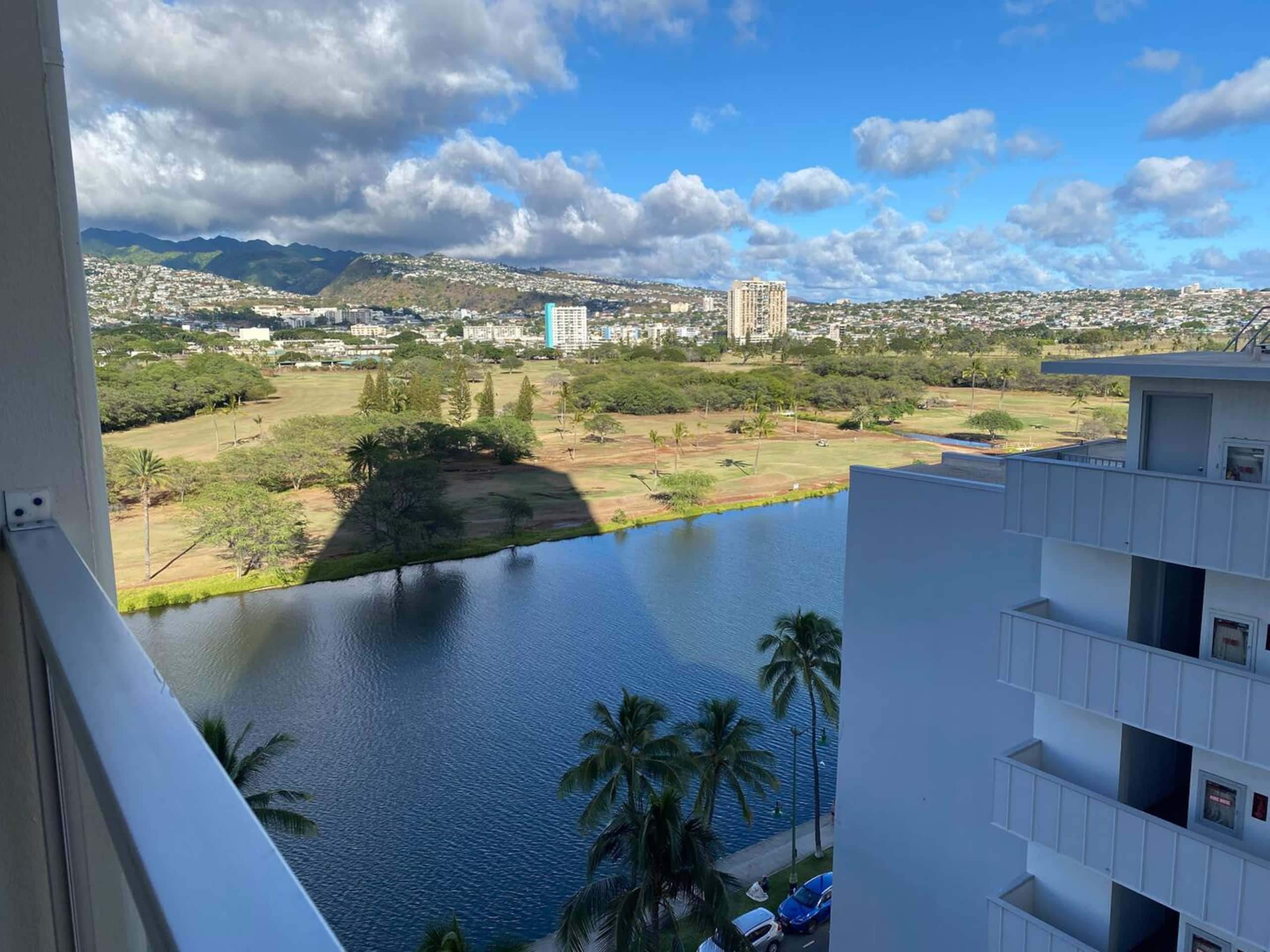 Condo in Honolulu · ★4.84 · 1 bedroom · 5 beds · 1 private bath - Image 28