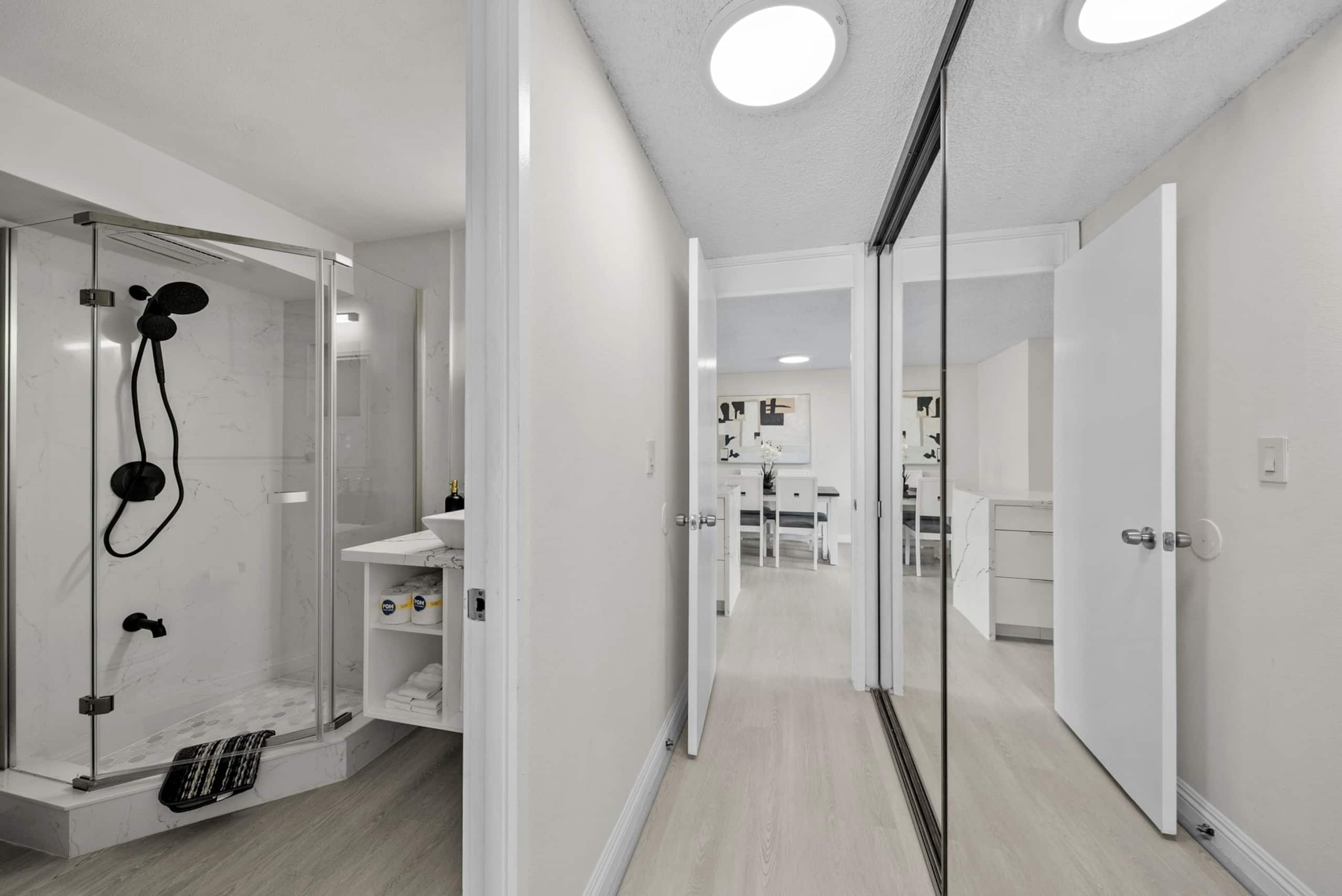 Condo in Honolulu · ★4.84 · 1 bedroom · 5 beds · 1 private bath - Image 19