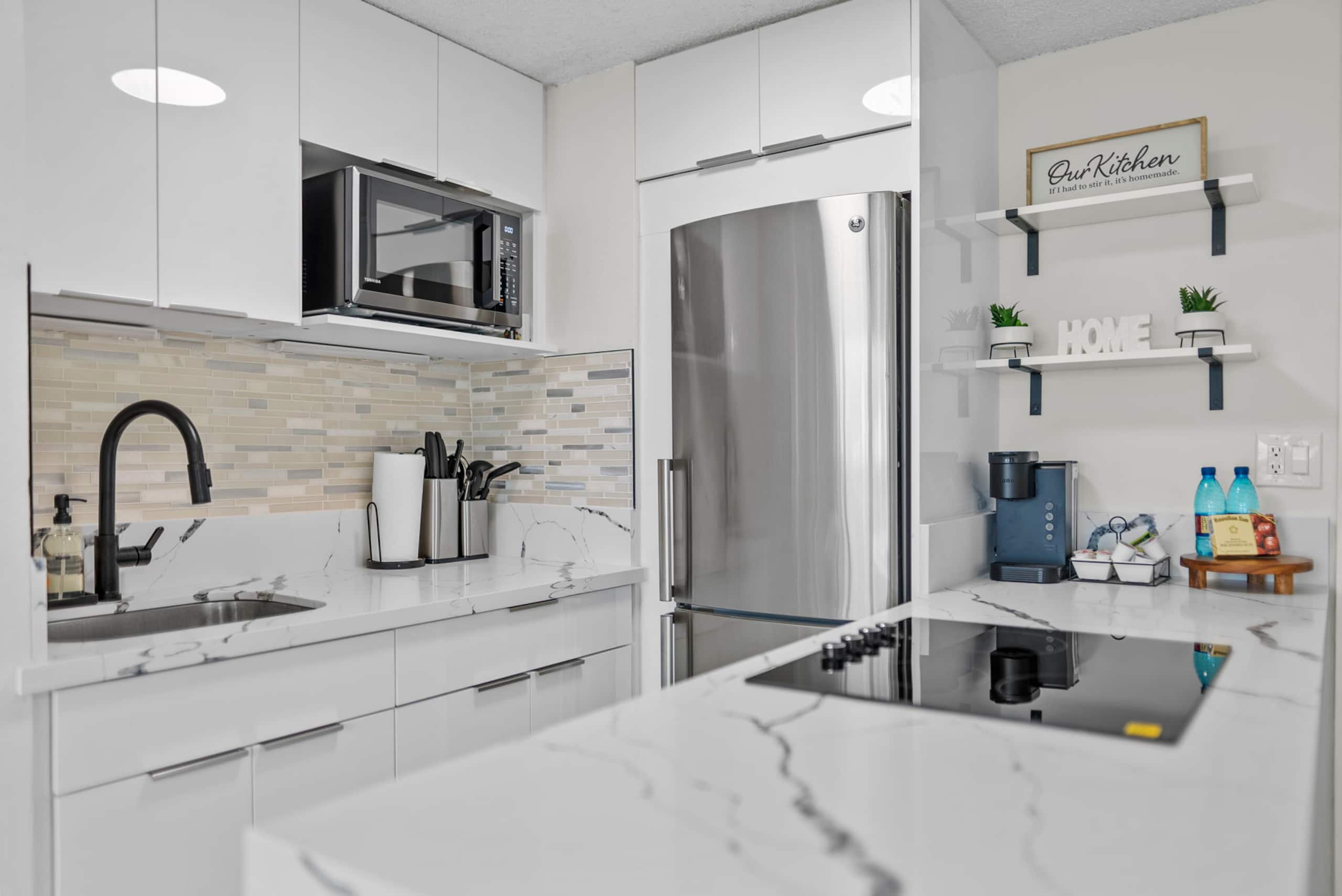 Condo in Honolulu · ★4.84 · 1 bedroom · 5 beds · 1 private bath - Image 9