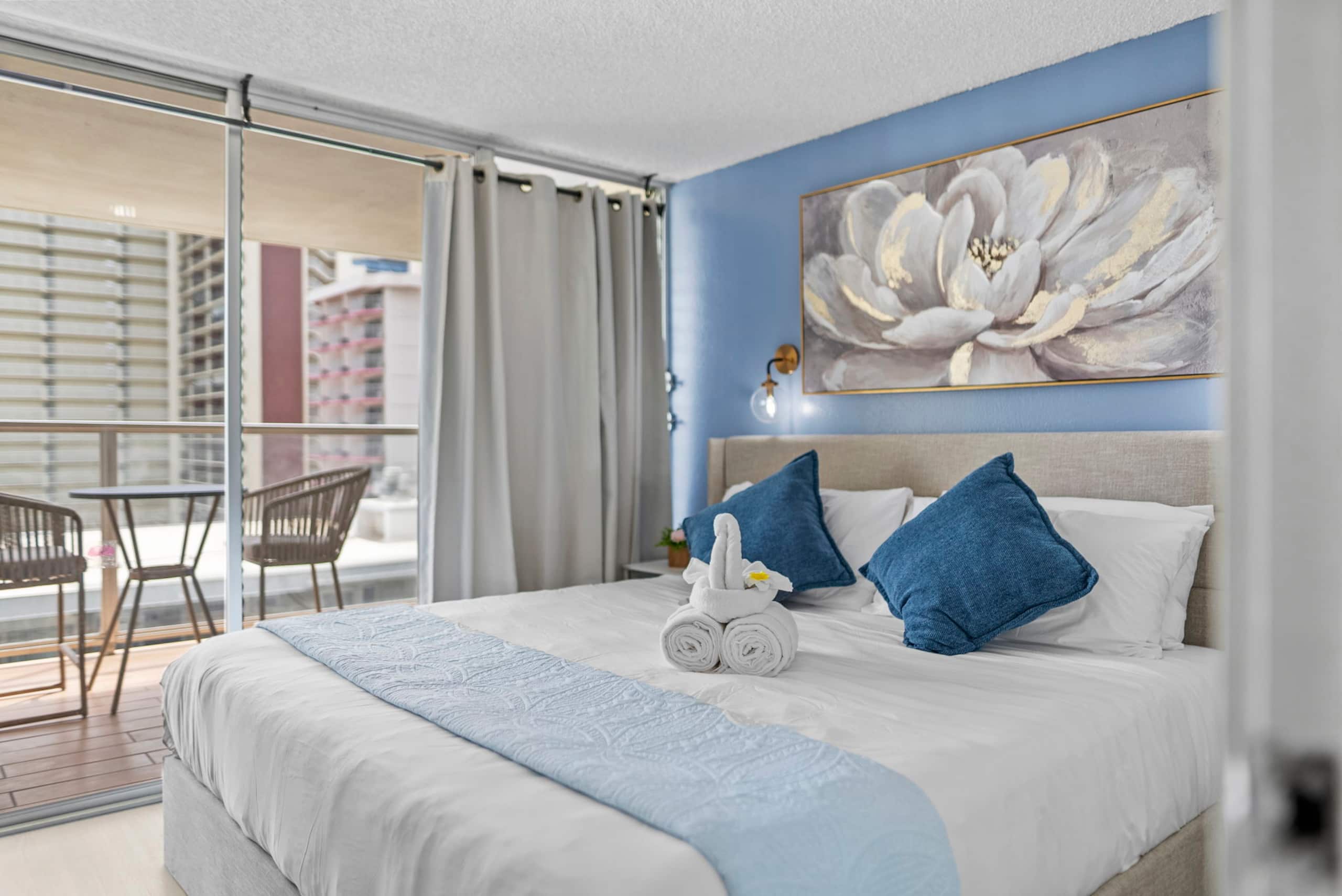 Condo in Honolulu · ★4.84 · 1 bedroom · 5 beds · 1 private bath - Image 14