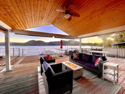 Lakeshore Waterfront Bungalow