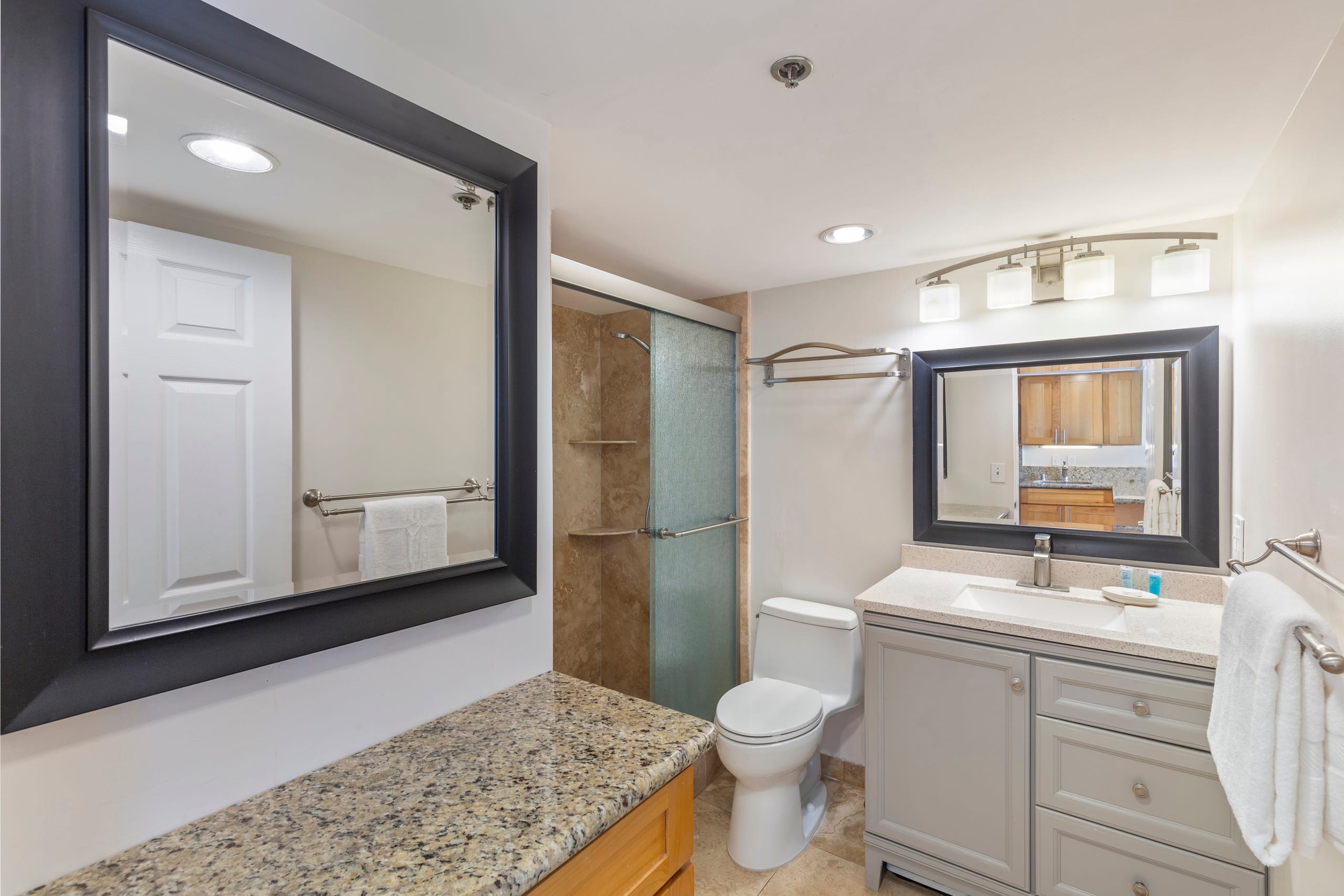 Condo in Honolulu · ★4.8 · Studio · 3 beds · 1 bath - Image 10