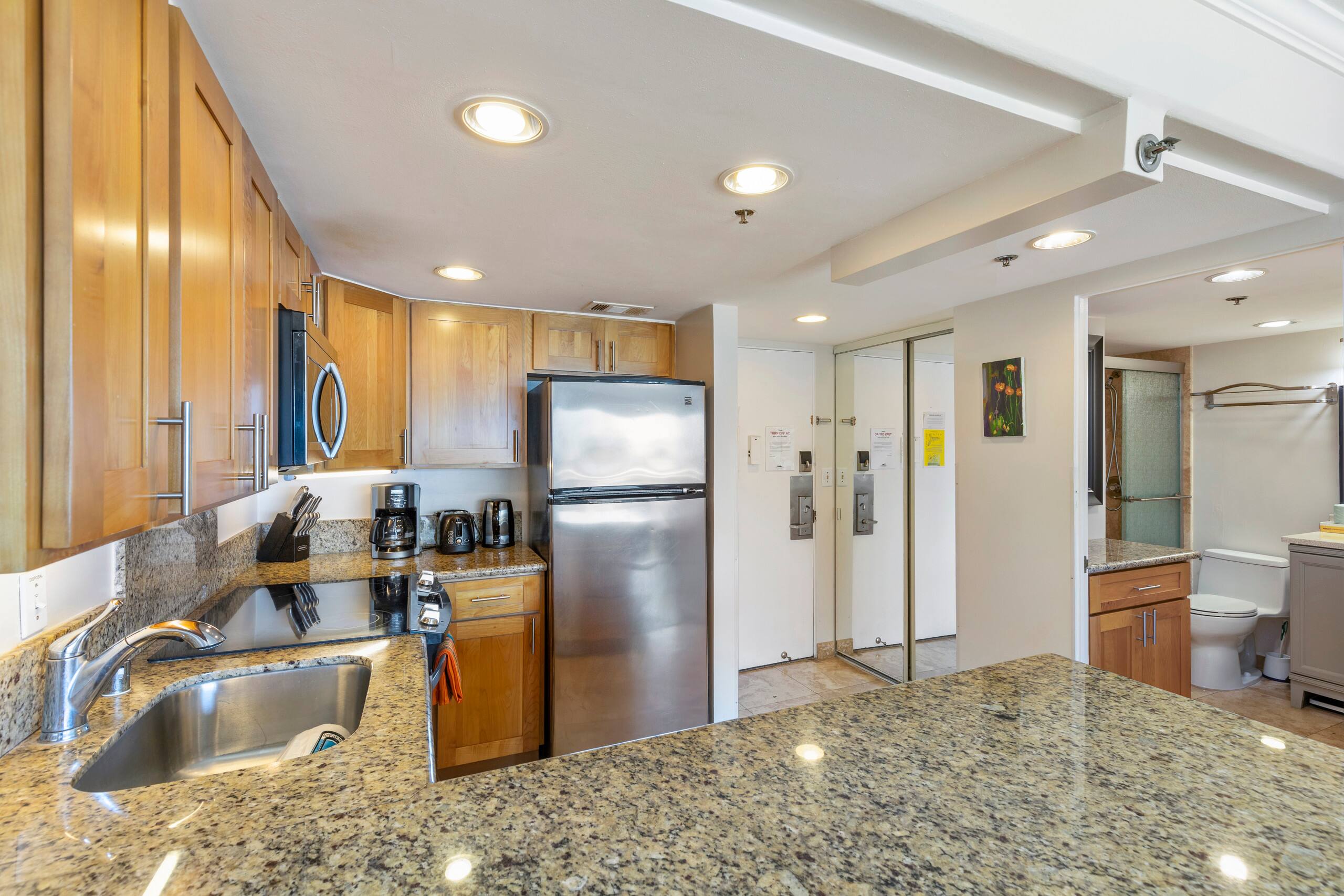 Condo in Honolulu · ★4.8 · Studio · 3 beds · 1 bath - Image 8