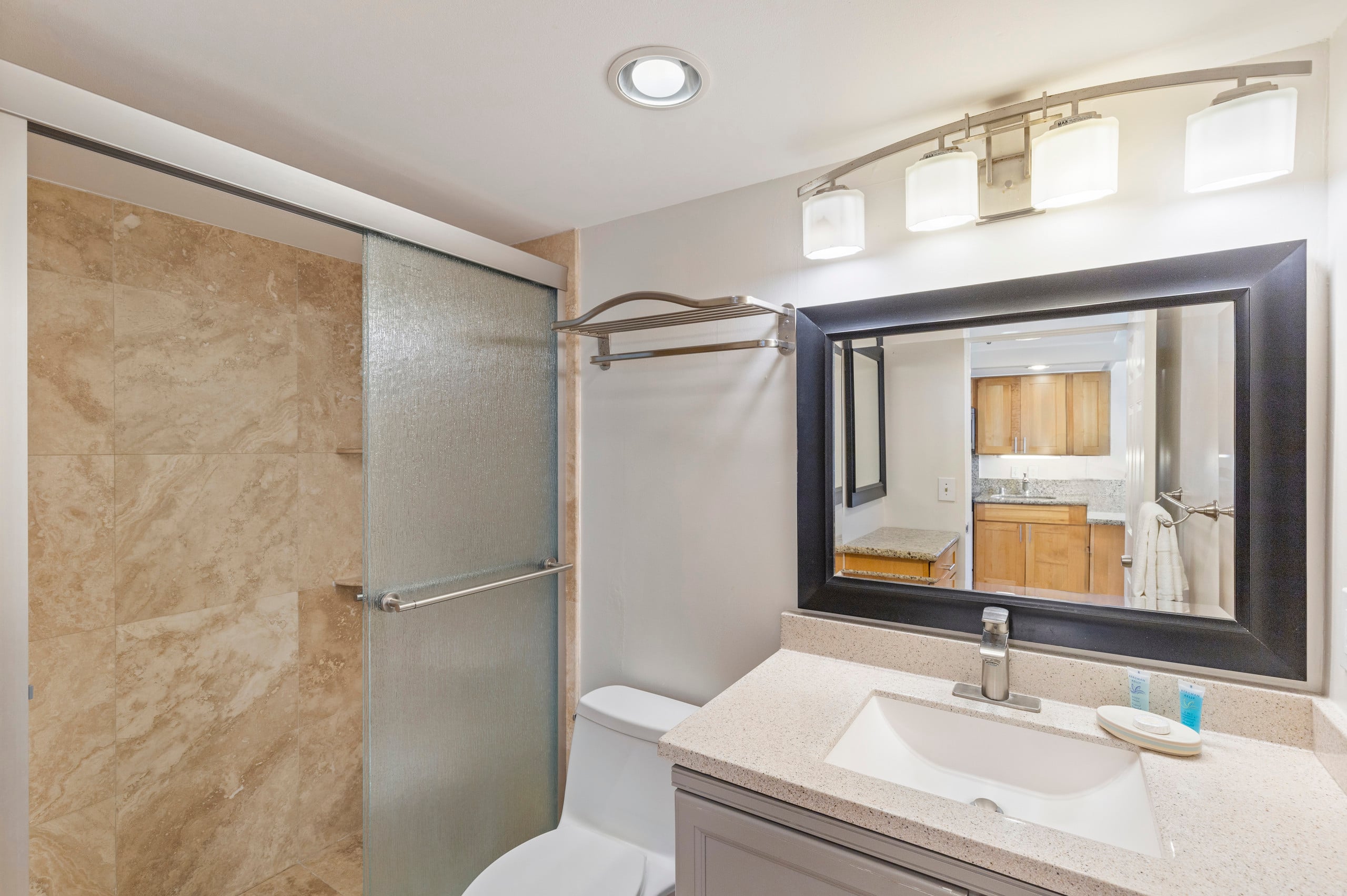 Condo in Honolulu · ★4.8 · Studio · 3 beds · 1 bath - Image 9