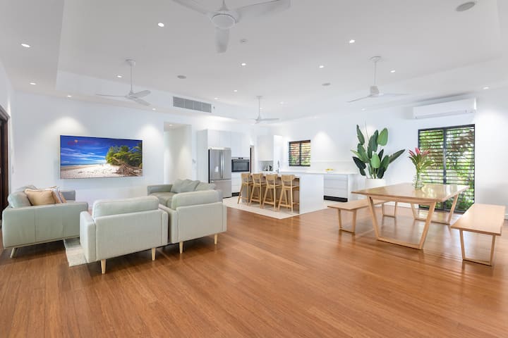Beachfront Mirage - Tropical Luxury Retreat - Port Douglas