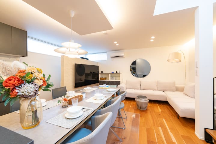 新築戸建広々120m2ラグジュアリーモダン/渋谷まで電車7分/4寝室8名宿泊可