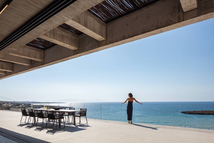 Beach Rock Coastal Villa by etouri w/ Maid Service gallery image 3