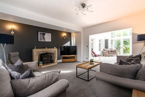 7BR Home in Nottingham – Perfect for Large Groups