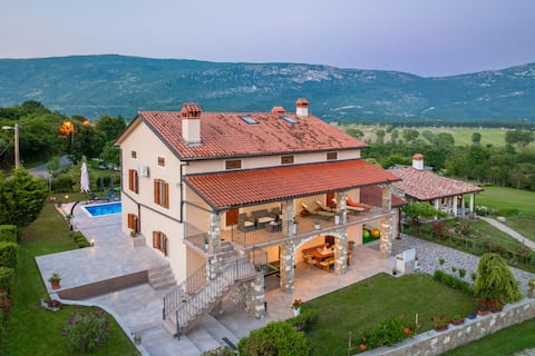 Activity and family Villa Milena with heated pool