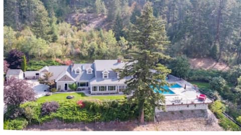 Lakeview Estate Home Nestled in Nature