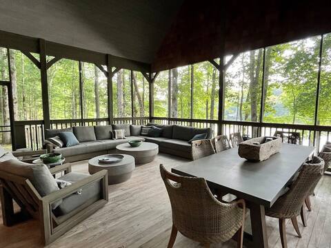 Luxury lake home with amenities near Sewanee