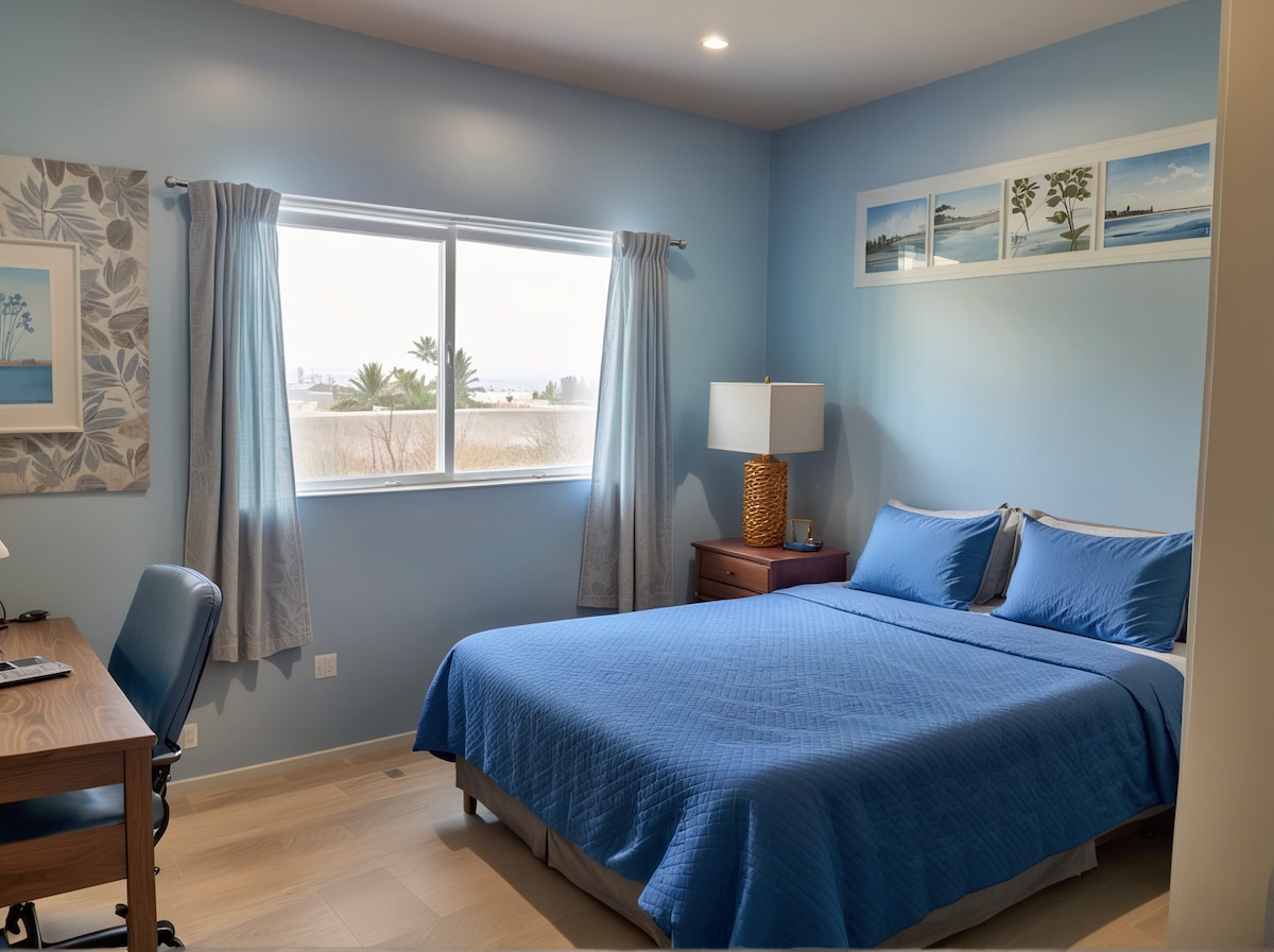 Jasné a príjemné: Spálňa plná svetla a pohodlia.
