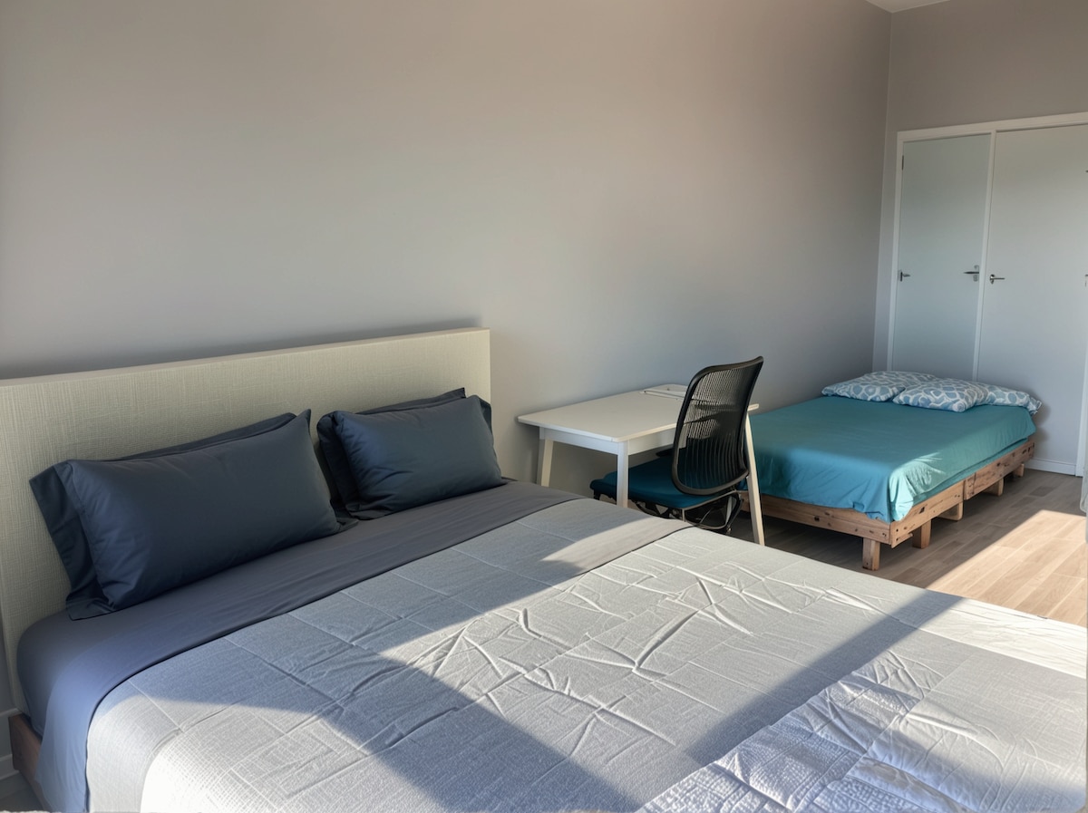 Domov ďaleko od domova: Spálňa, ktorá pôsobí správne.
