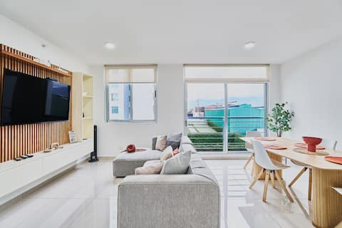 EcoLux Apartment with Pool in the City