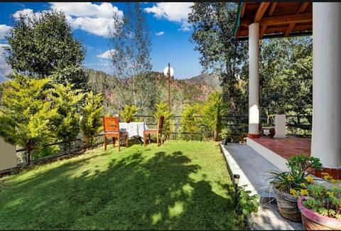 Kusumith Retreats | Pet Friendly 8BR (large group)