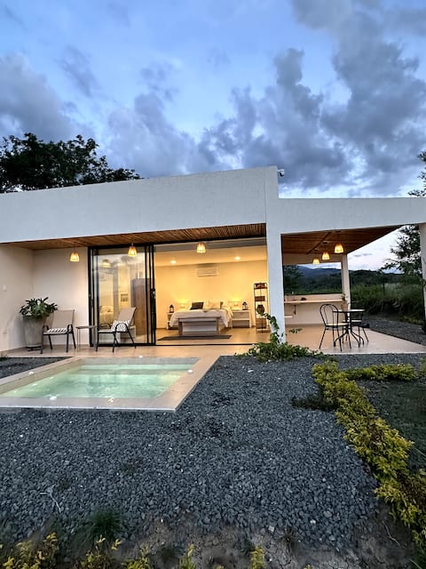 Successful Airbnb property: Valle Escondido Cabin in Valle Del Cauca
