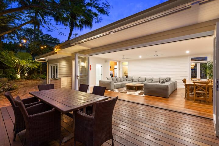 The Massinger . Tropical Family Escape gallery image 5