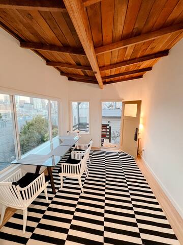 Detached Cottage | BayViews | Walk to SF Landmarks gallery image 3