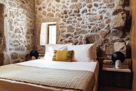 “Story Studio” Sortelha - Rua Direita, 9 1st floor