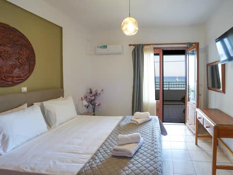 Theodora Suite by Pegasus