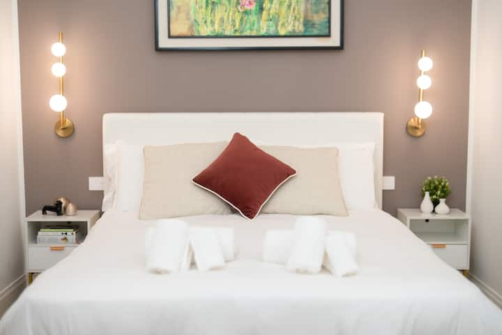 Втора спалня с двойно легло 160x200 и висококачествен матрак и спално бельо
