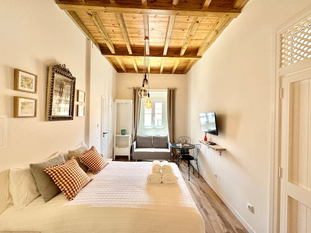 Window to the Moorish Castle gallery image 2