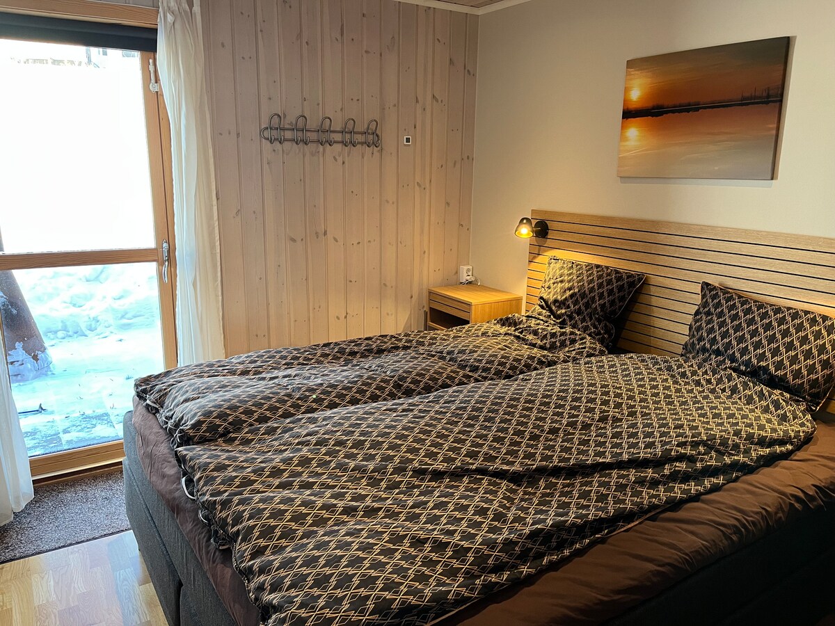 السرير 180 سم × 200 سم، ثابت