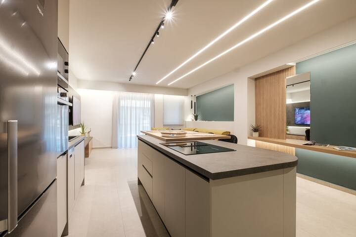 The Exceptional Acropolis Suite by Cloudkeys gallery image 4