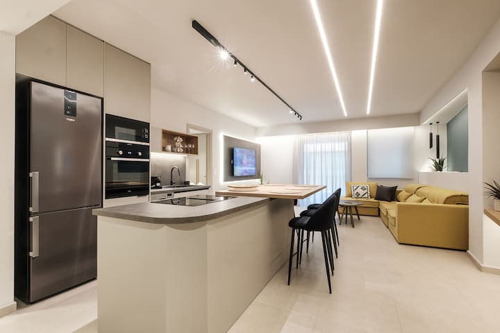 The Exceptional Acropolis Suite by Cloudkeys