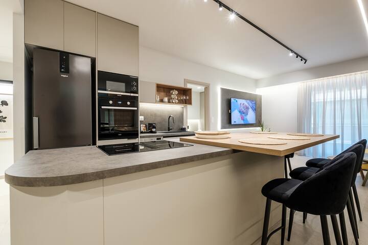 The Exceptional Acropolis Suite by Cloudkeys gallery image 3