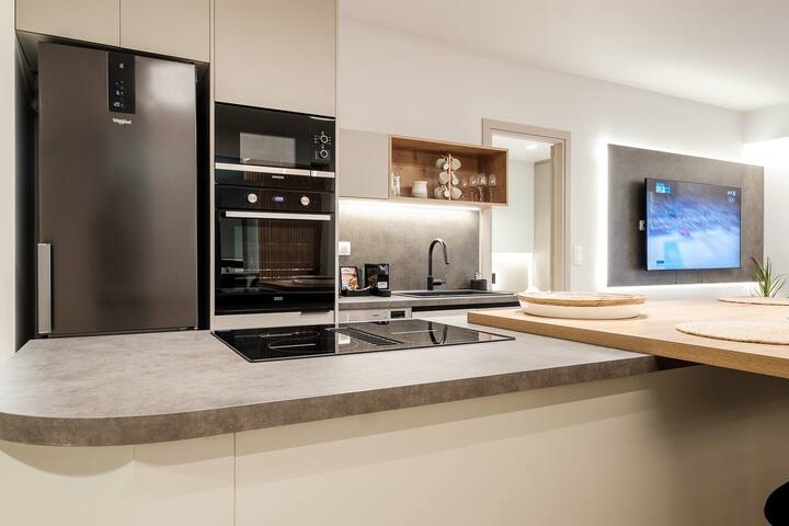 The Exceptional Acropolis Suite by Cloudkeys gallery image 5