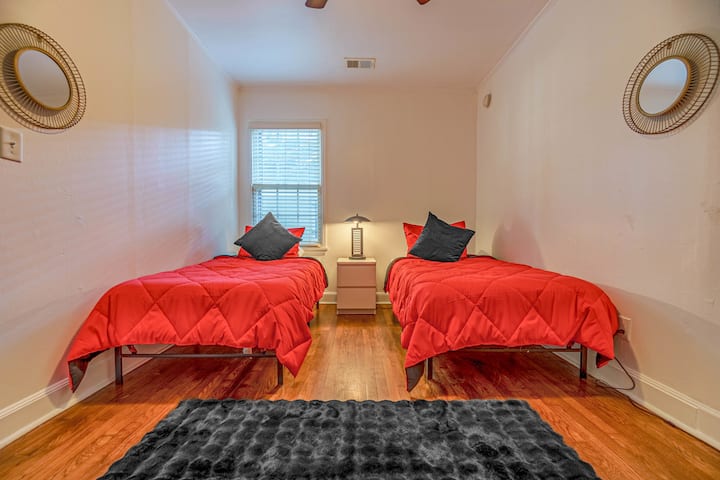 2 samostatné postele XL, stropné ventilátory, inteligentná TV