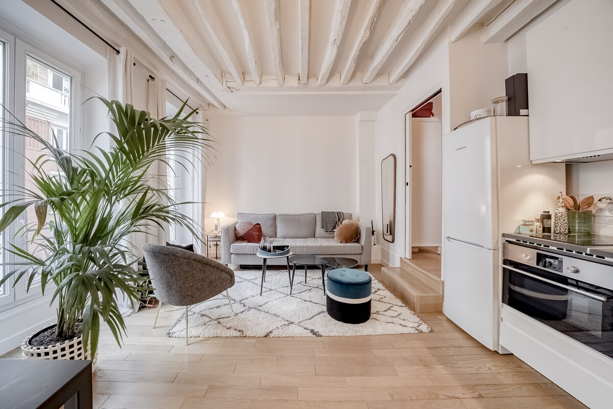 Top Airbnb: Beautiful and bright - Hyper Centre Montorgueuil in Paris 2e Arrondissement