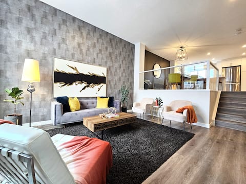 Top Airbnb: Spacious | 3-BR Home + Foosball | Near WEM in Secord