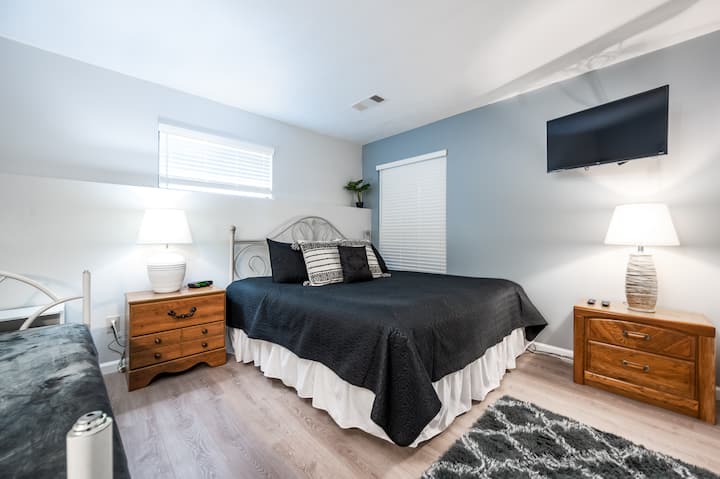 2nd bedroom in unit 2.  Includes a King bed, plus a day bed (2 singles for kids).