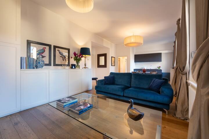 Luxury Modern and Stylish Apartment gallery image 5