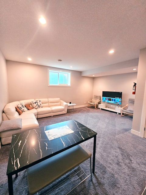Popular Airbnb listing: Entire PrivBasementSuite-Self Checkin-SeparateDoor in Renfrew