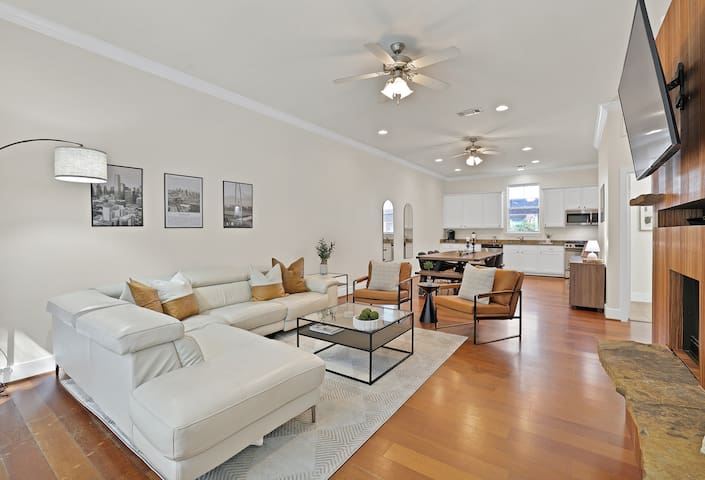 Spacious 3BR Townhome in the heart of Dallas
