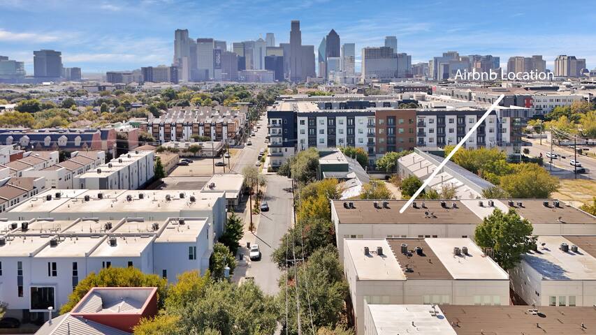 Spacious 3BR Townhome in the heart of Dallas gallery image 3