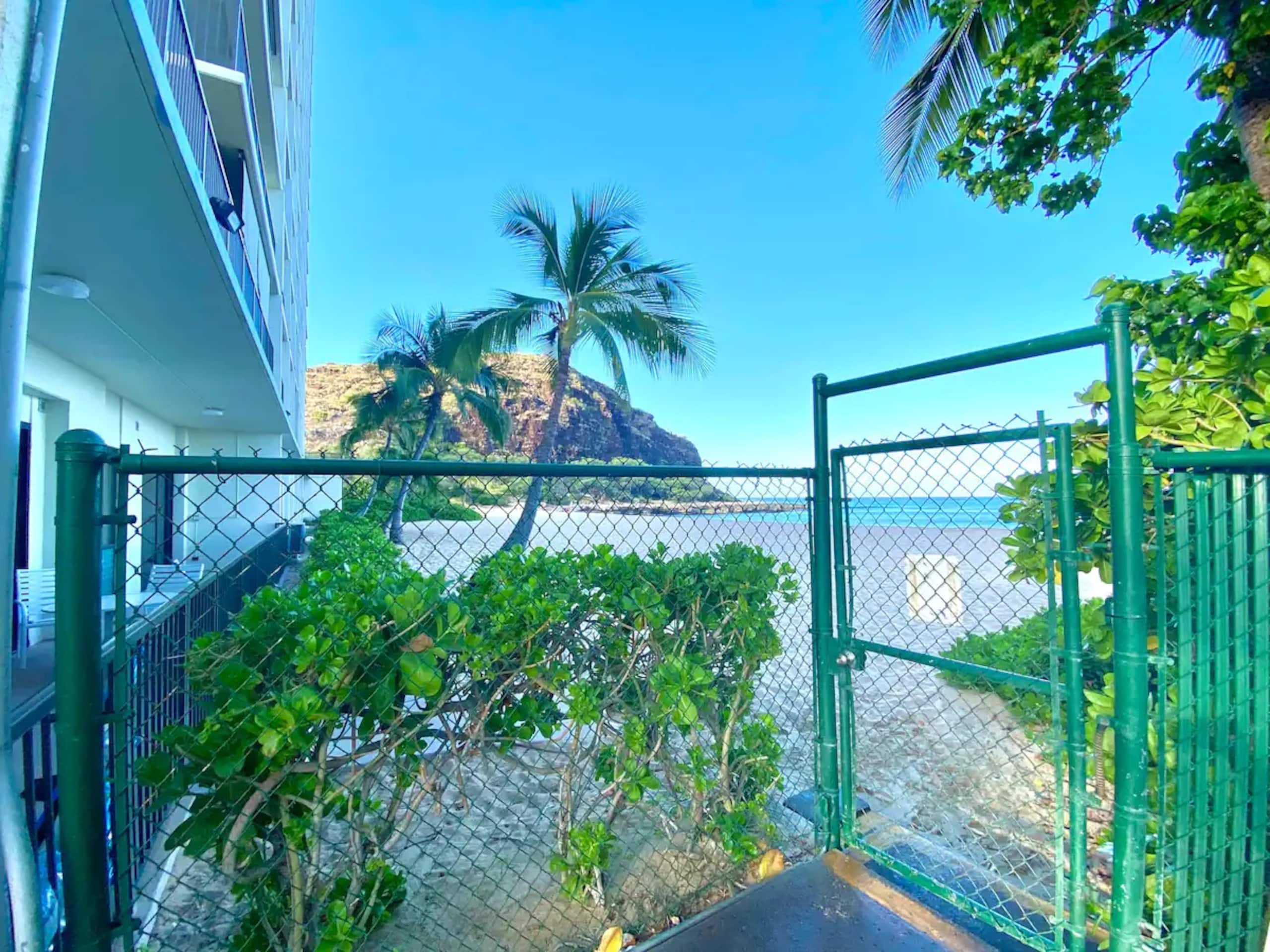 Condo in Waianae · ★4.91 · 1 bedroom · 2 beds · 1 private bath - Image 27