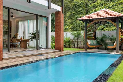 Casa Maxima - 4BR w Private Pool, 1km to the Beach