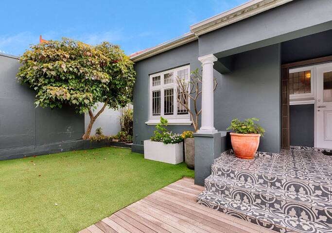 Greenpoint Coastal Cottage gallery image 3